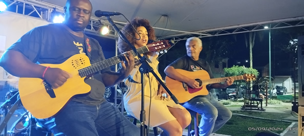 Lorena e Marcio cantores Show FLIM 2024 (6)