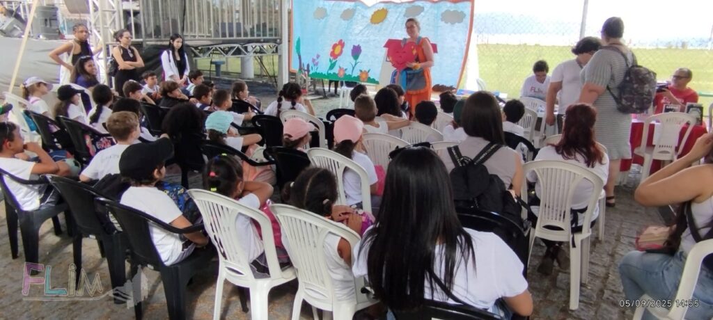 Tia Regi Contos de Coragem